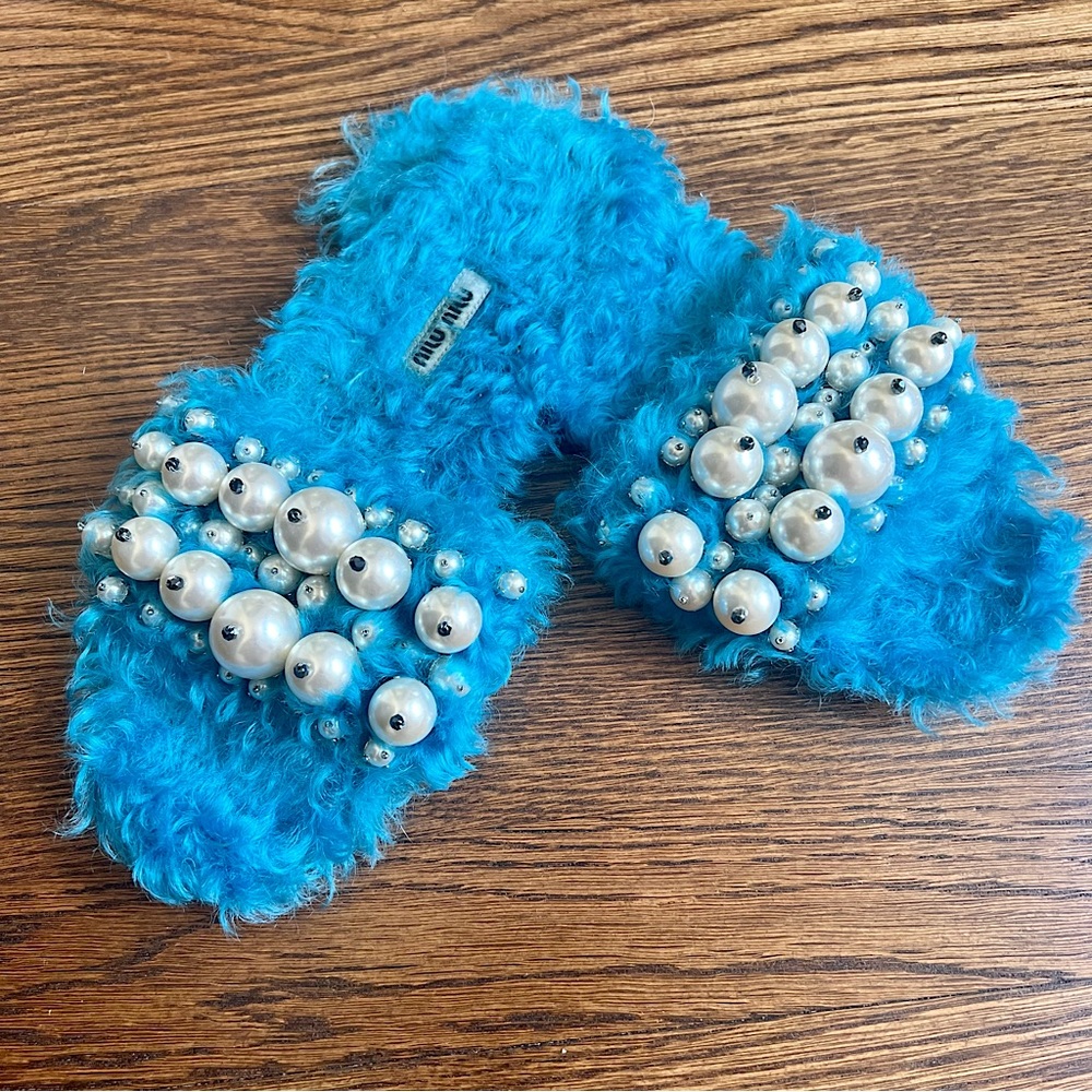 GORGEOUS Turquoise Miu Miu Blue Faux Fur Slides Sandals w/Pearls 9.5